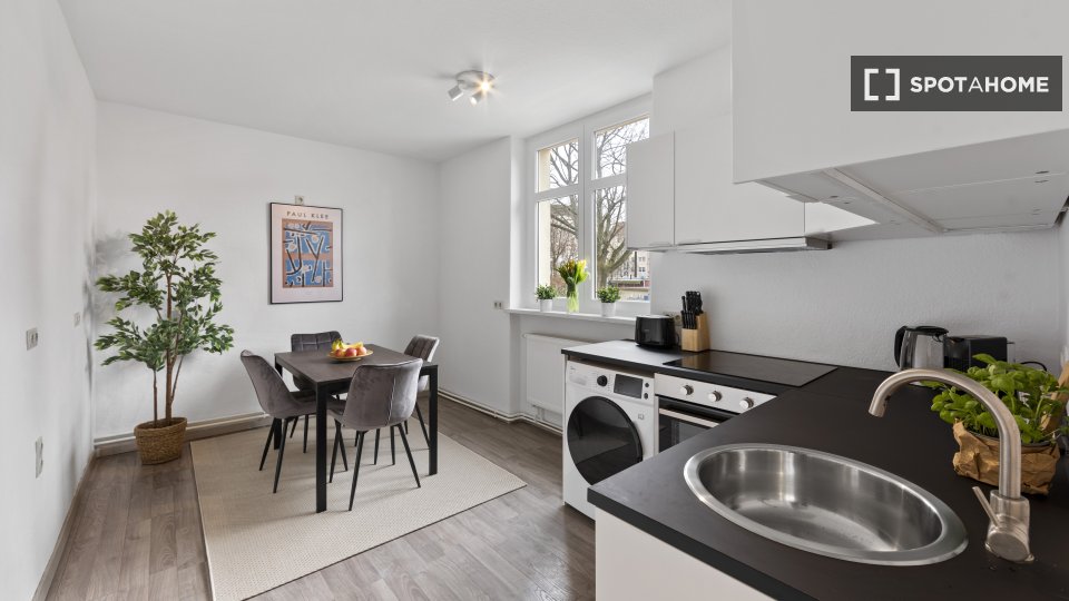 Apartment Berlin, 2 beds, 75m² — photo 2
