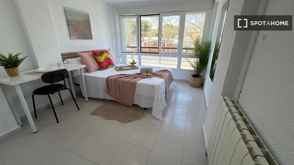 Double room Madrid, 4 beds — photo 10