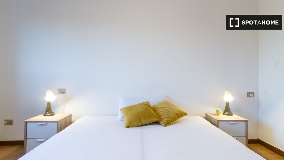 Double room Milan, 3 beds, 75m² — photo 6