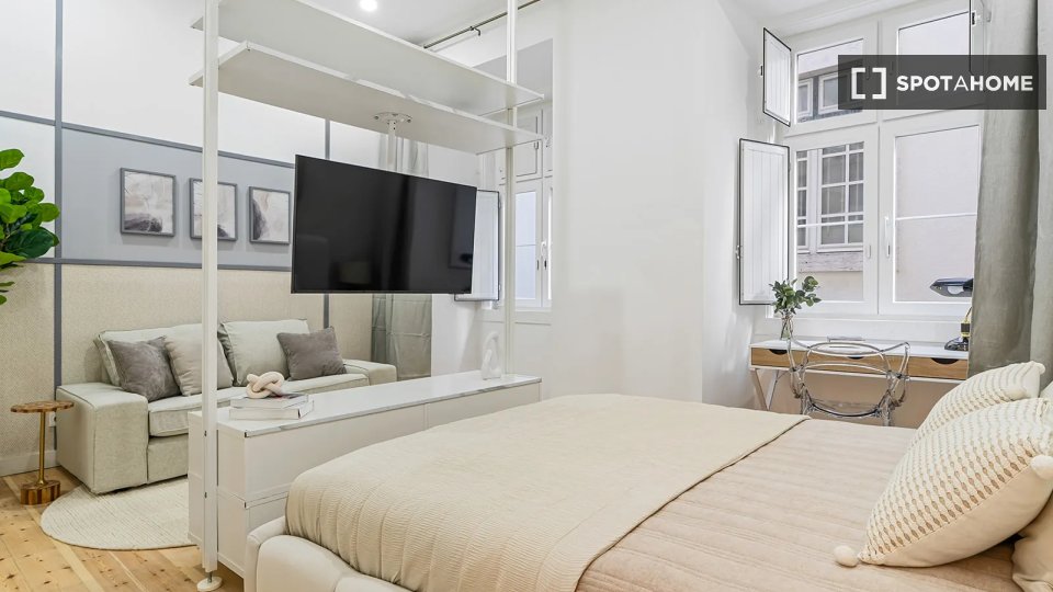 Double room Lisbon, 6 beds — photo 14