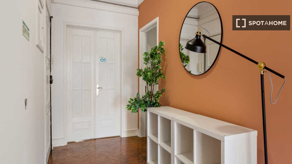 Double room Lisbon, 5 beds — photo 70