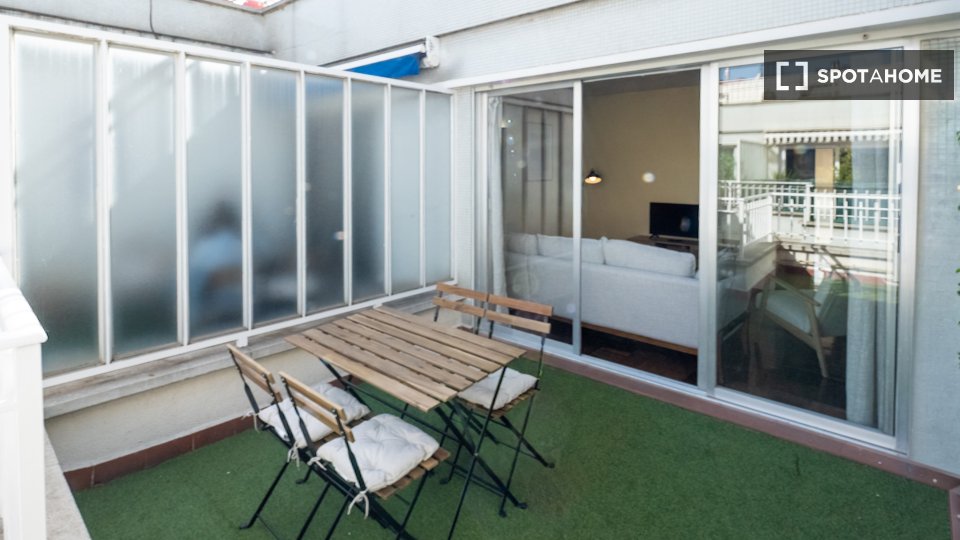 Apartamento de 2 dormitorios en alquiler en Universidad, Madrid