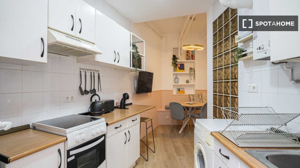 Double room Madrid, 3 beds — photo 23