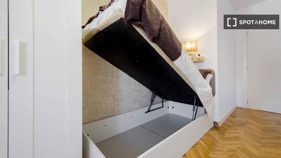 Double room Madrid, 7 beds — photo 12