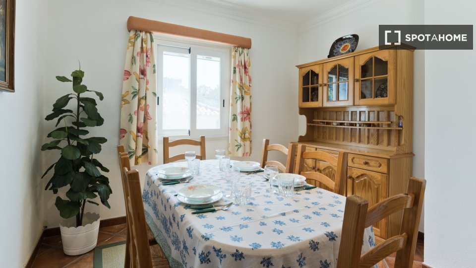 Apartment Lisbon, 3 beds, 152m² — photo 11