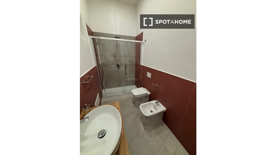 Double room Naples, 4 beds — photo 25