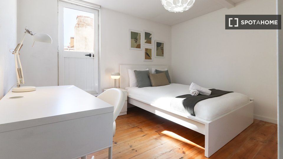 Double room Lisbon, 6 beds — photo 1