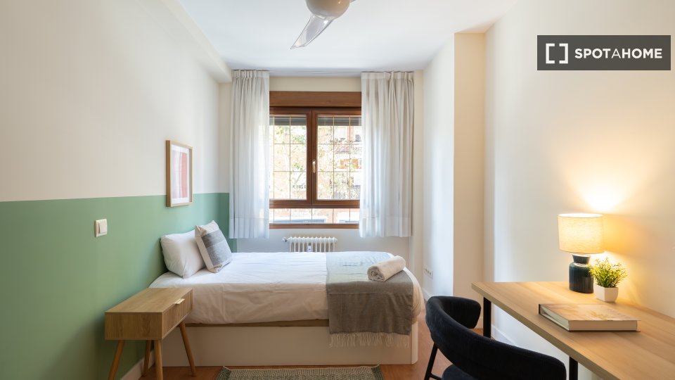 Double room Madrid, 6 beds — photo 15