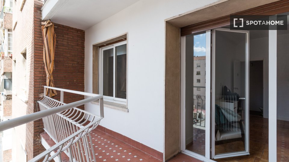 Double room Madrid, 10 beds, 380m² — photo 9