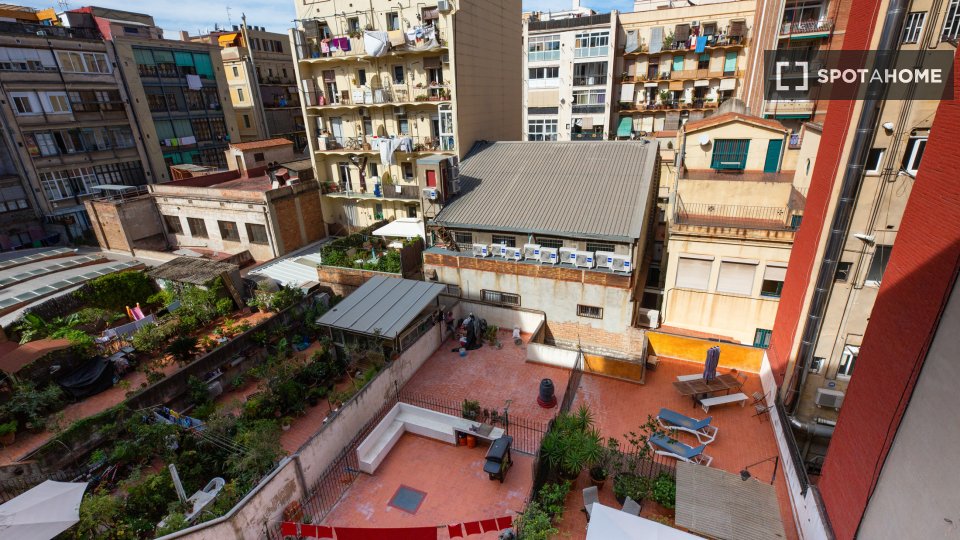 Double room Barcelona, 6 beds, 100m² — photo 3