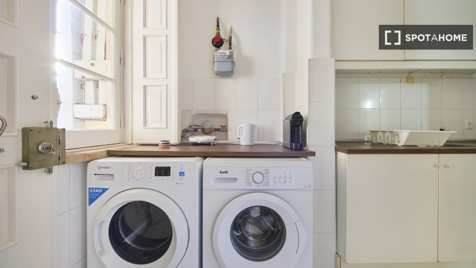 Double room Lisbon, 5 beds — photo 19