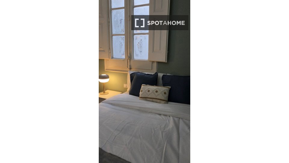 Double room Barcelona, 10 beds, 210m² — photo 3