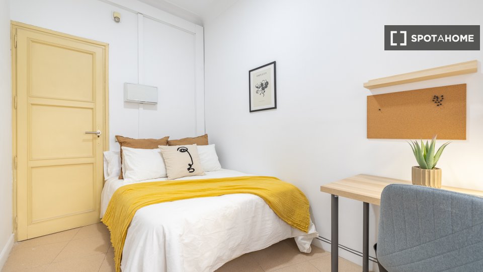 Double room Madrid, 18 beds — photo 20