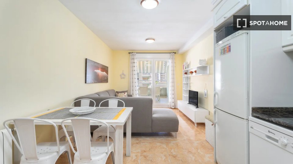 Apartment Valencia, 2 beds, 65m² — photo 3