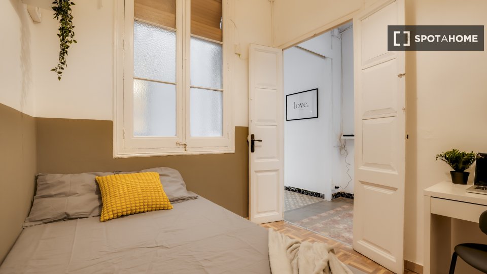 Double room Barcelona, 6 beds, 100m² — photo 6