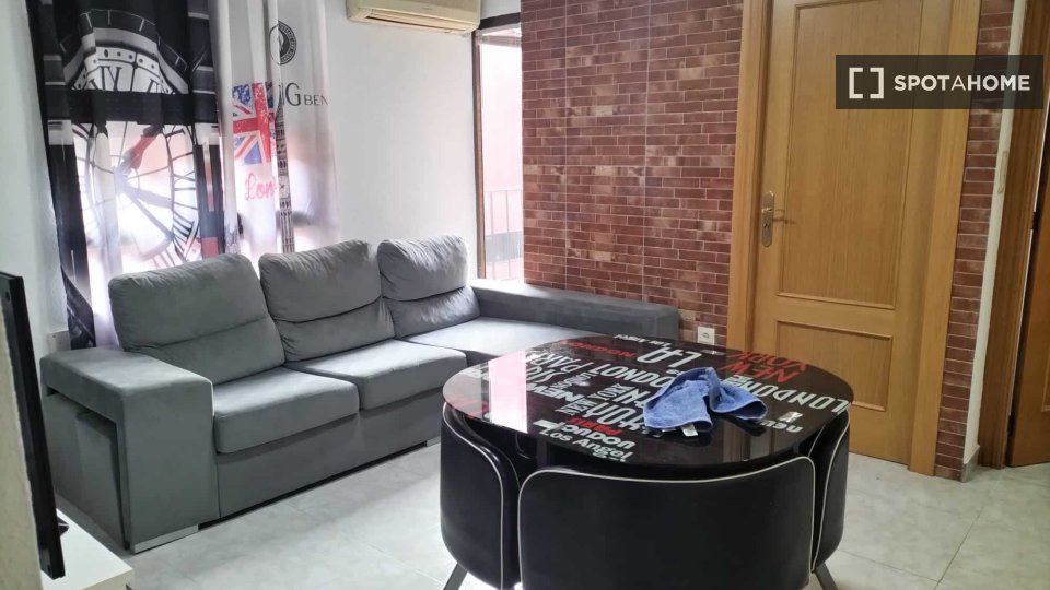Double room Valencia, 3 beds — photo 1