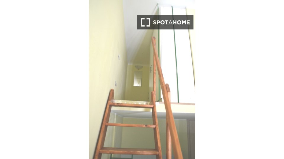 Double room Milan, 3 beds, 80m² — photo 15