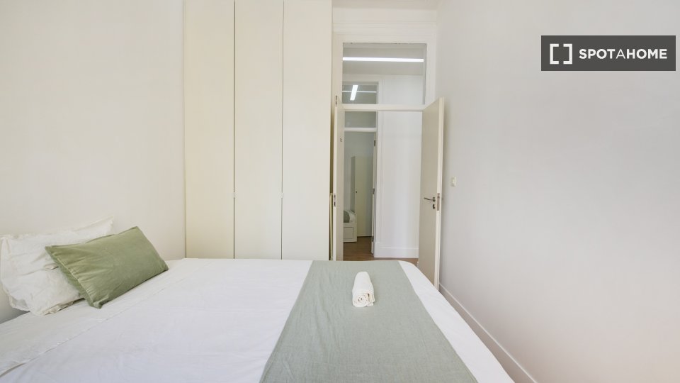 Double room Lisbon, 9 beds — photo 9