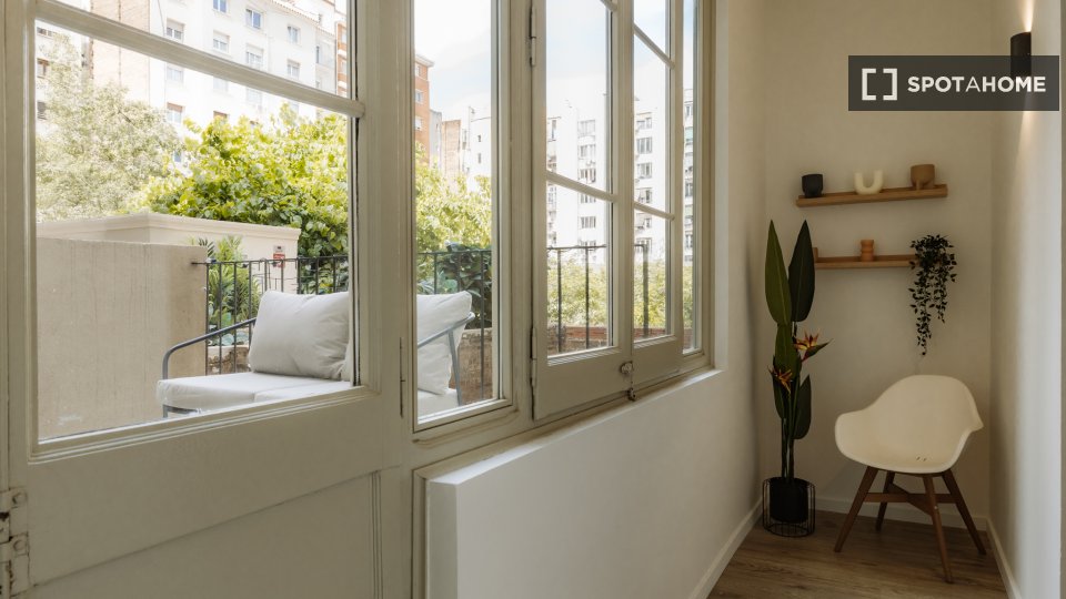 Apartment Barcelona, 2 beds, 74m² — photo 17