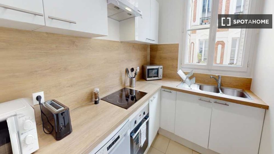 Double room Paris, 5 beds, 120m² — photo 1