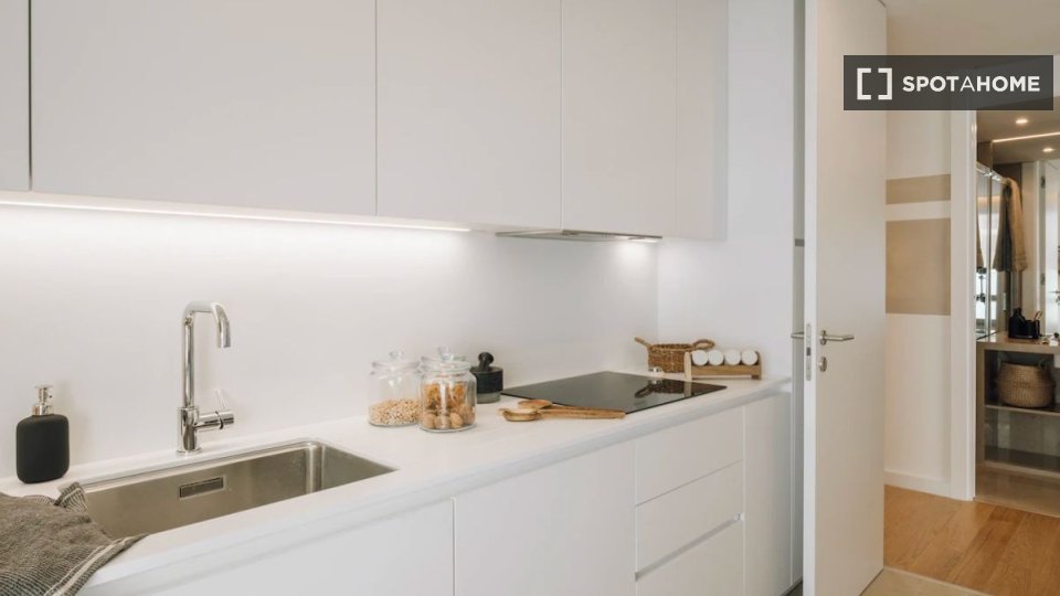 Apartment Lisbon, 2 beds — photo 13