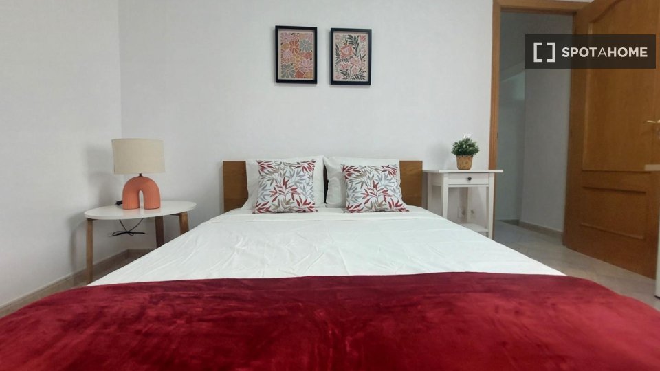 Double room Madrid, 4 beds, 95m² — photo 21