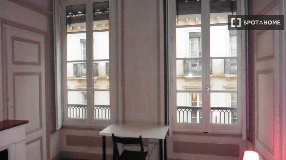 Camera doppia Lione, 4 camere, 90m² — foto 15