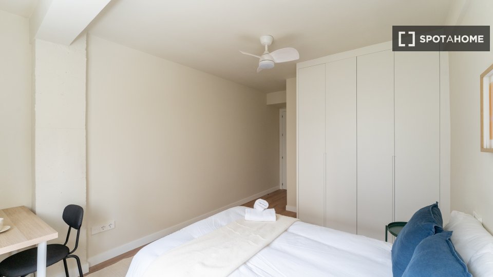 Double room Madrid, 4 beds — photo 8