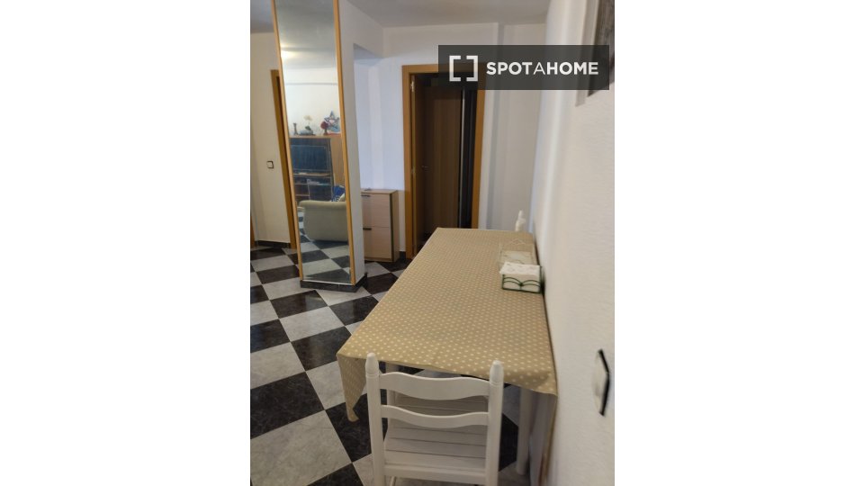 Apartment Alicante, 3 beds, 81m² — photo 4