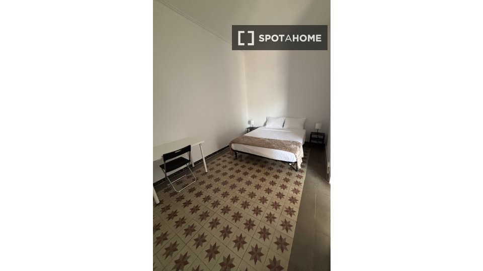 Double room Barcelona, 8 beds, 200m² — photo 7
