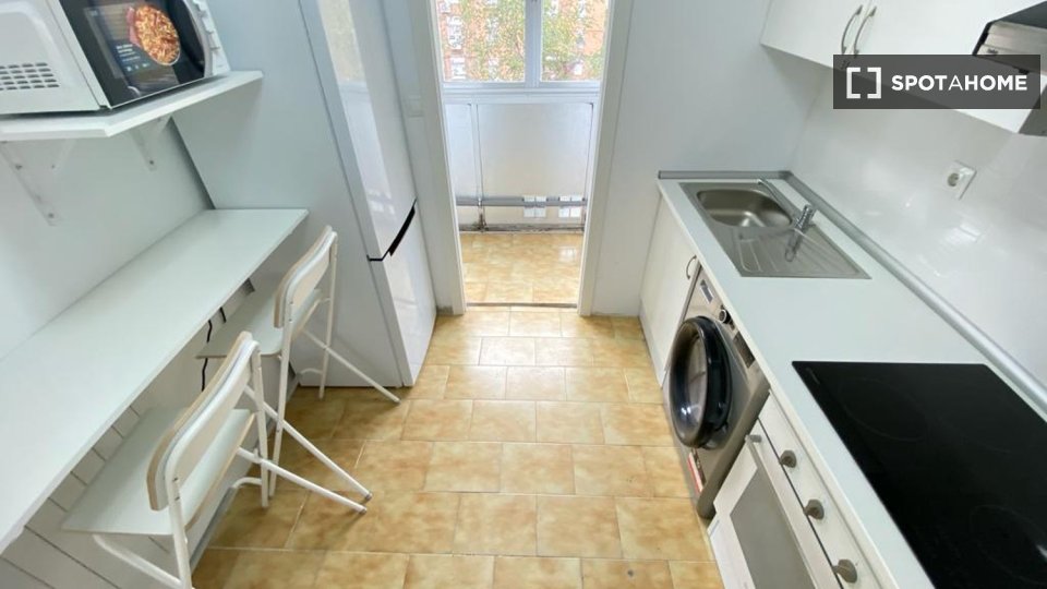 Double room Madrid, 4 beds — photo 11