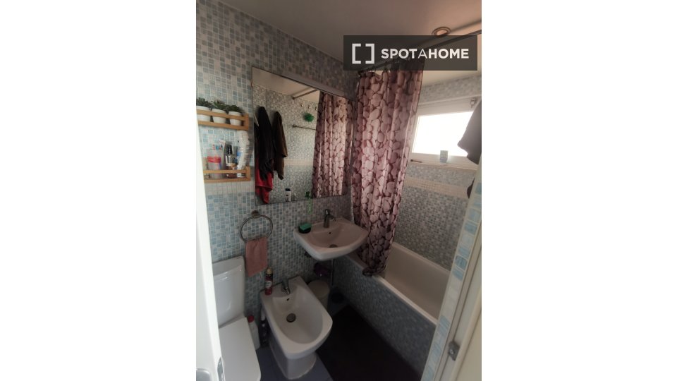 Double room Lisbon, 1 bed — photo 5