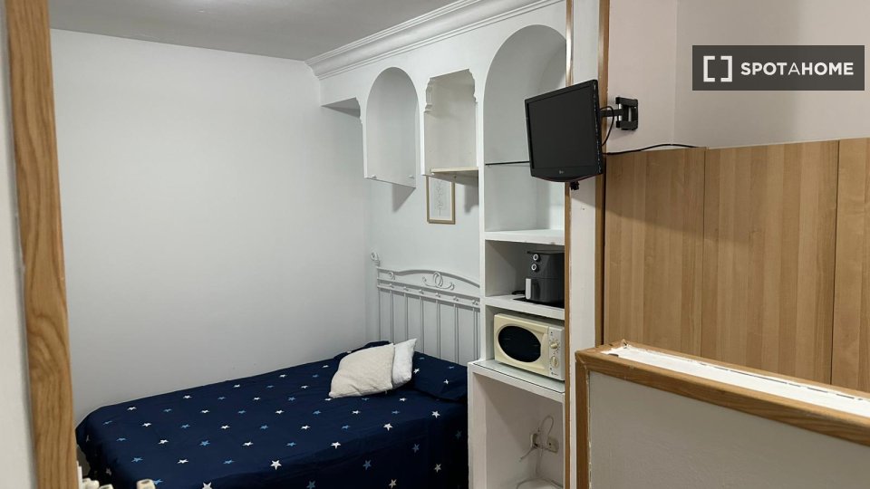 Habitación individual en Guindalera, zona Salamanca, casa de 10 hab.