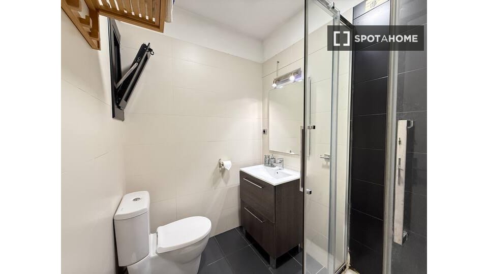 Apartment Barcelona, 3 beds, 75m² — photo 14