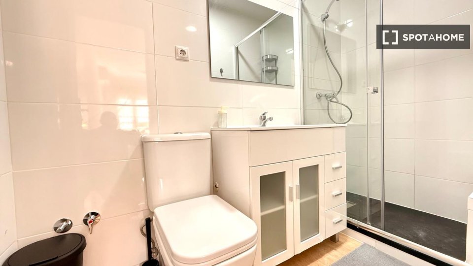 Double room Madrid, 4 beds — photo 11