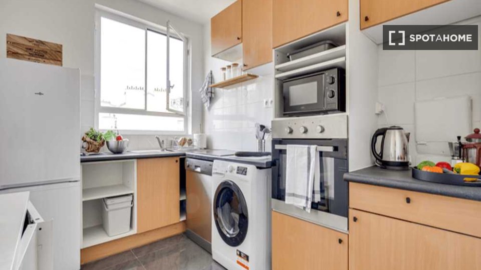 Double room Paris, 3 beds, 60m² — photo 6