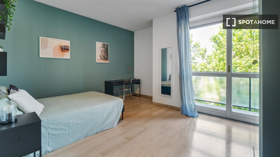 Double room Milan, 3 beds, 102m² — photo 1