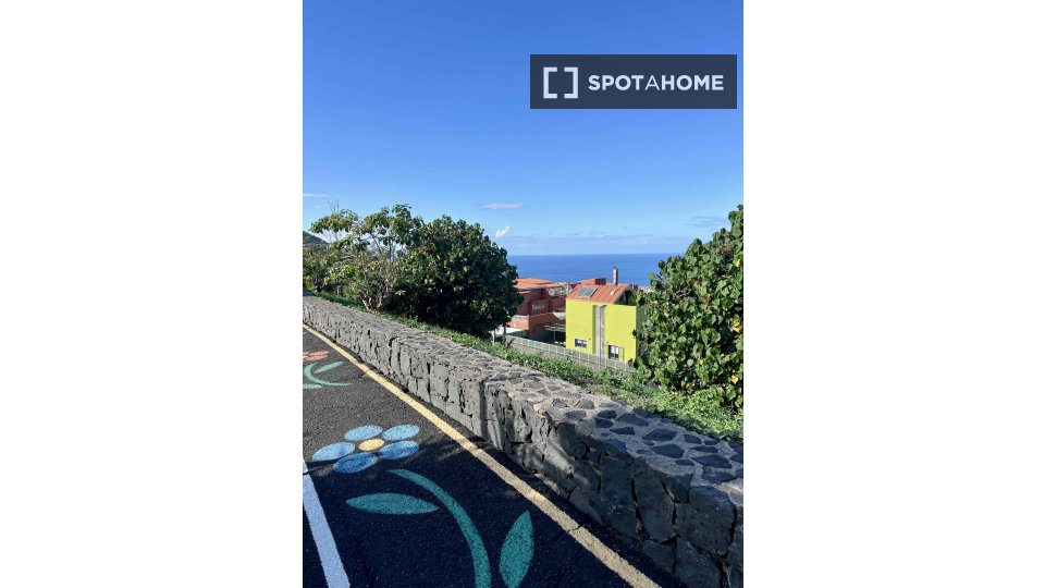 Double room Santa_Cruz_De_Tenerife, 1 bed, 188m² — photo 12
