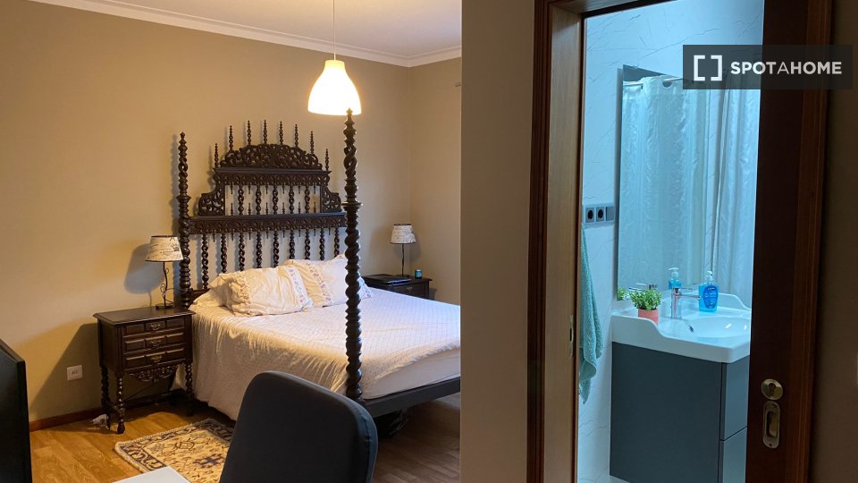 Double room Porto, 4 beds, 157m² — photo 2