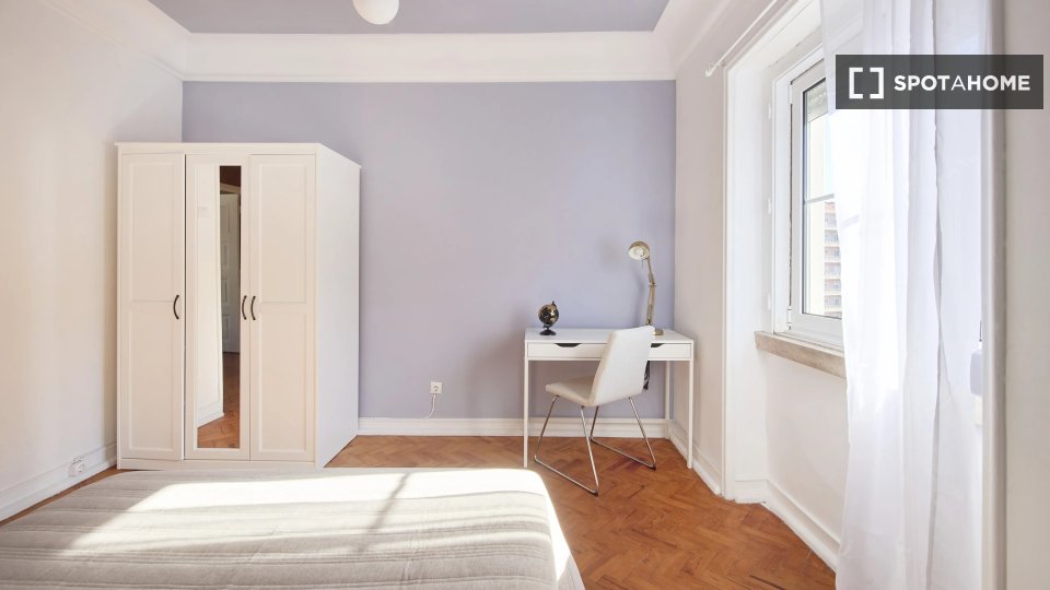 Double room Lisbon, 6 beds — photo 12