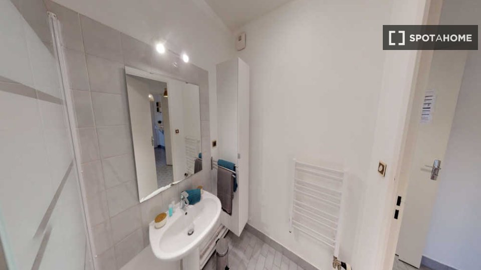 Double room Lyon, 3 beds, 70m² — photo 4