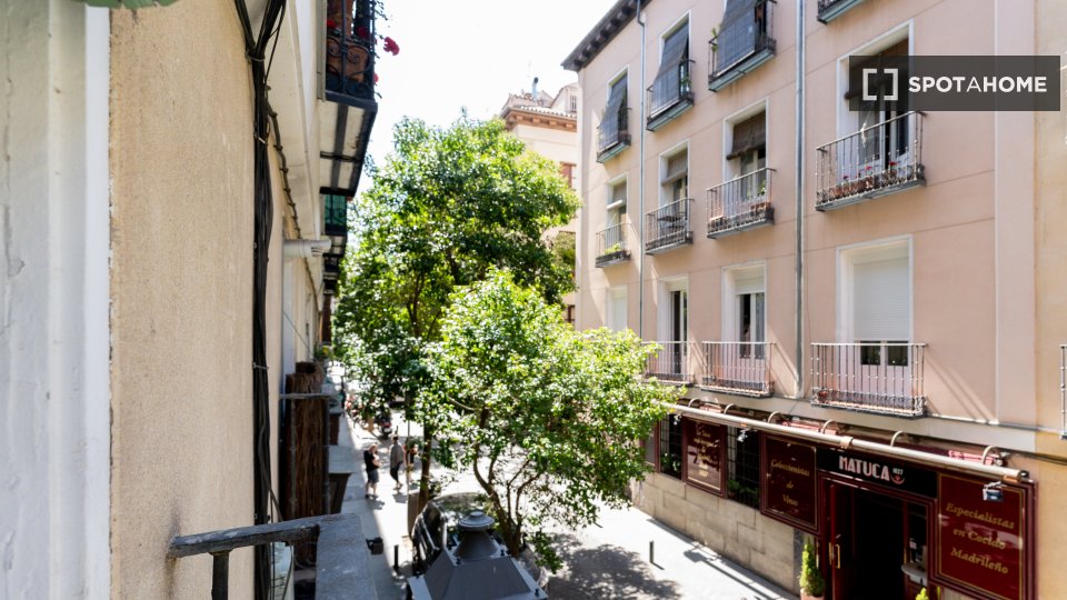 Double room Madrid, 6 beds — photo 2