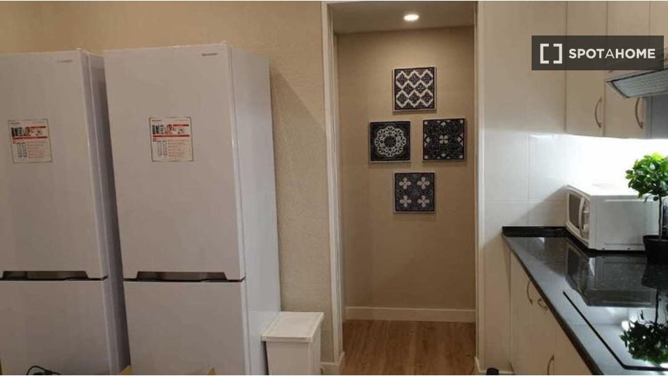 Double room Madrid, 5 beds — photo 21