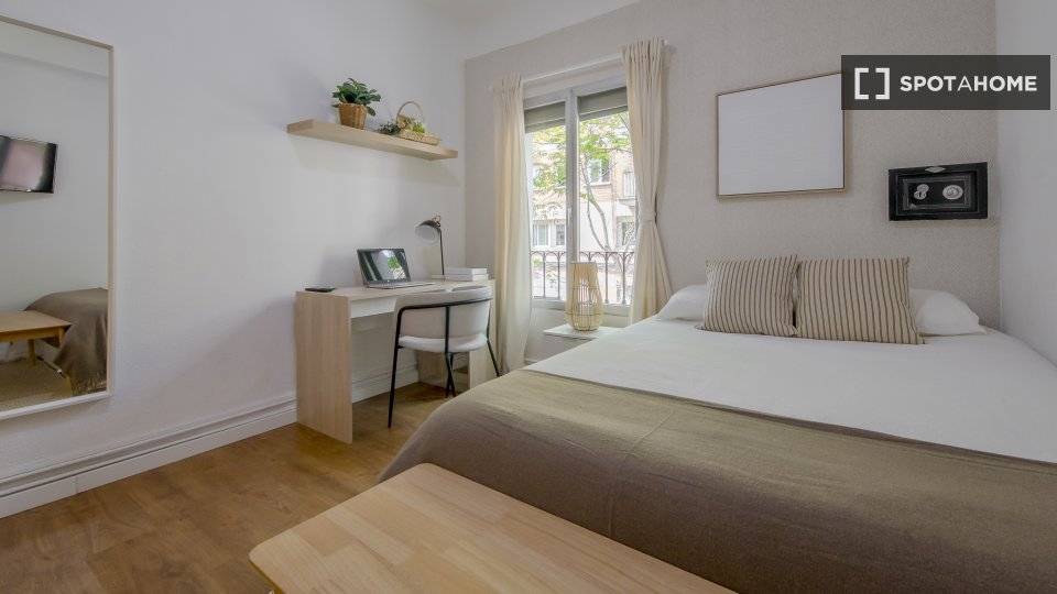 Double room Madrid, 4 beds, 120m² — photo 7