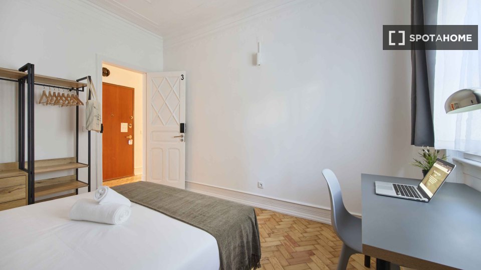 Double room Lisbon, 7 beds — photo 22