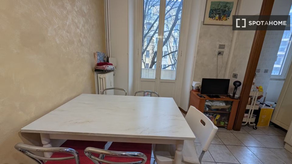 Double room Milan, 3 beds, 90m² — photo 9