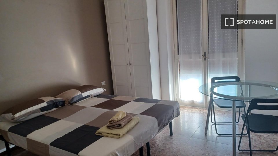 Double room Milan, 2 beds — photo 23
