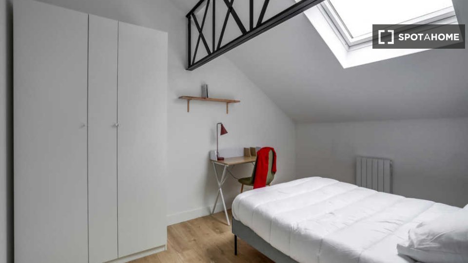 Double room Lille, 3 beds, 50m² — photo 11