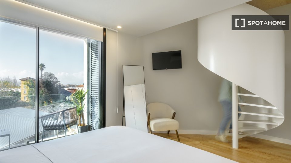 Apartment Porto, 1 bed, 51m² — photo 1