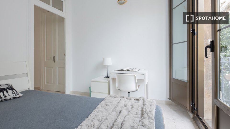 Double room Barcelona, 6 beds, 150m² — photo 11